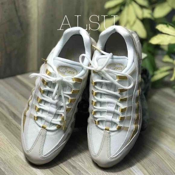 air max 95 essential desert sand